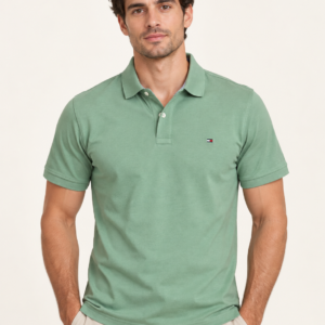Męska koszulka polo Tommy Hilfiger zielona na modelu
