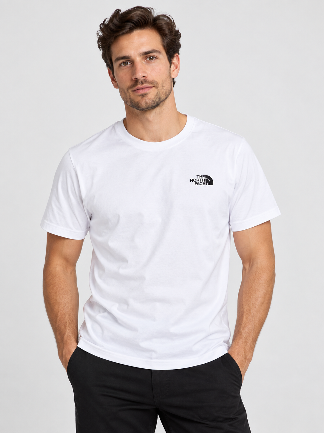 Biały T-shirt męski The North Face – widok na modelu z przodu